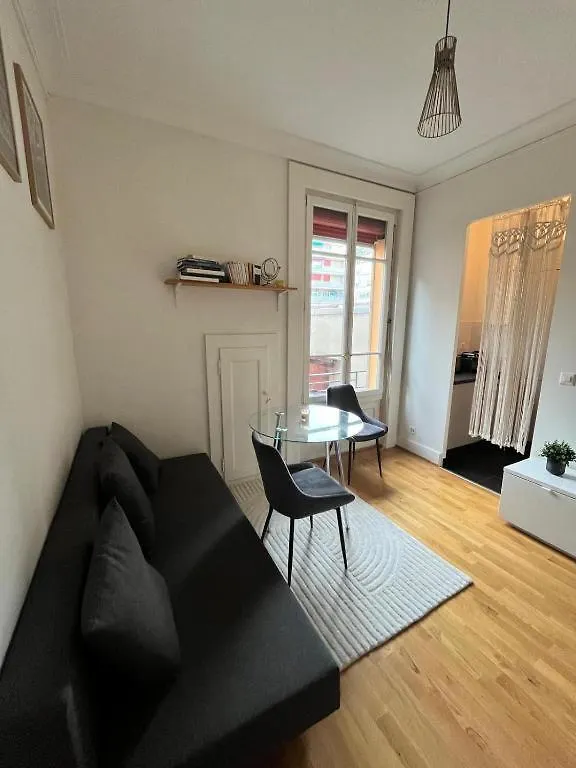 Private Room Geneva Eaux-Vives, 2 Min From The Lake Pansiyon